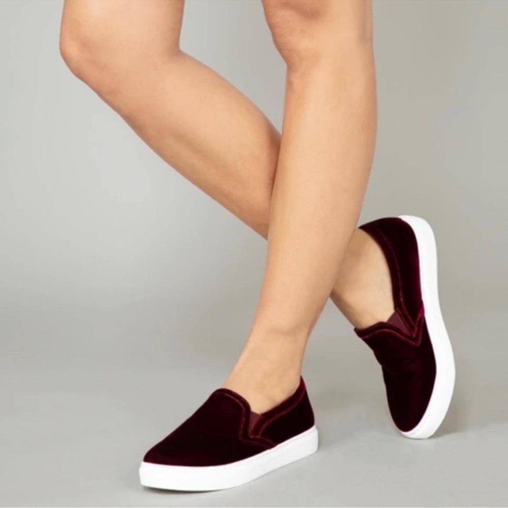 M. Gemi The Cerchio velvet slip-on loafers in a red/mulberry,38